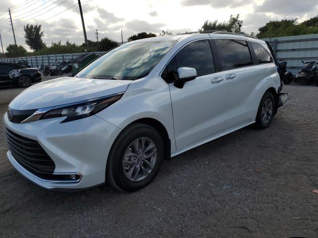 TOYOTA SIENNA 2024 5TDYRKEC7RS185567 | Auction Seeker