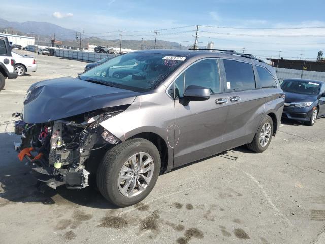 TOYOTA SIENNA 2022 5TDJRKEC4NS096230 | Auction Seeker