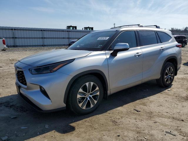 TOYOTA HIGHLANDER 2022 5TDGZRBH9NS228157 | Auction Seeker