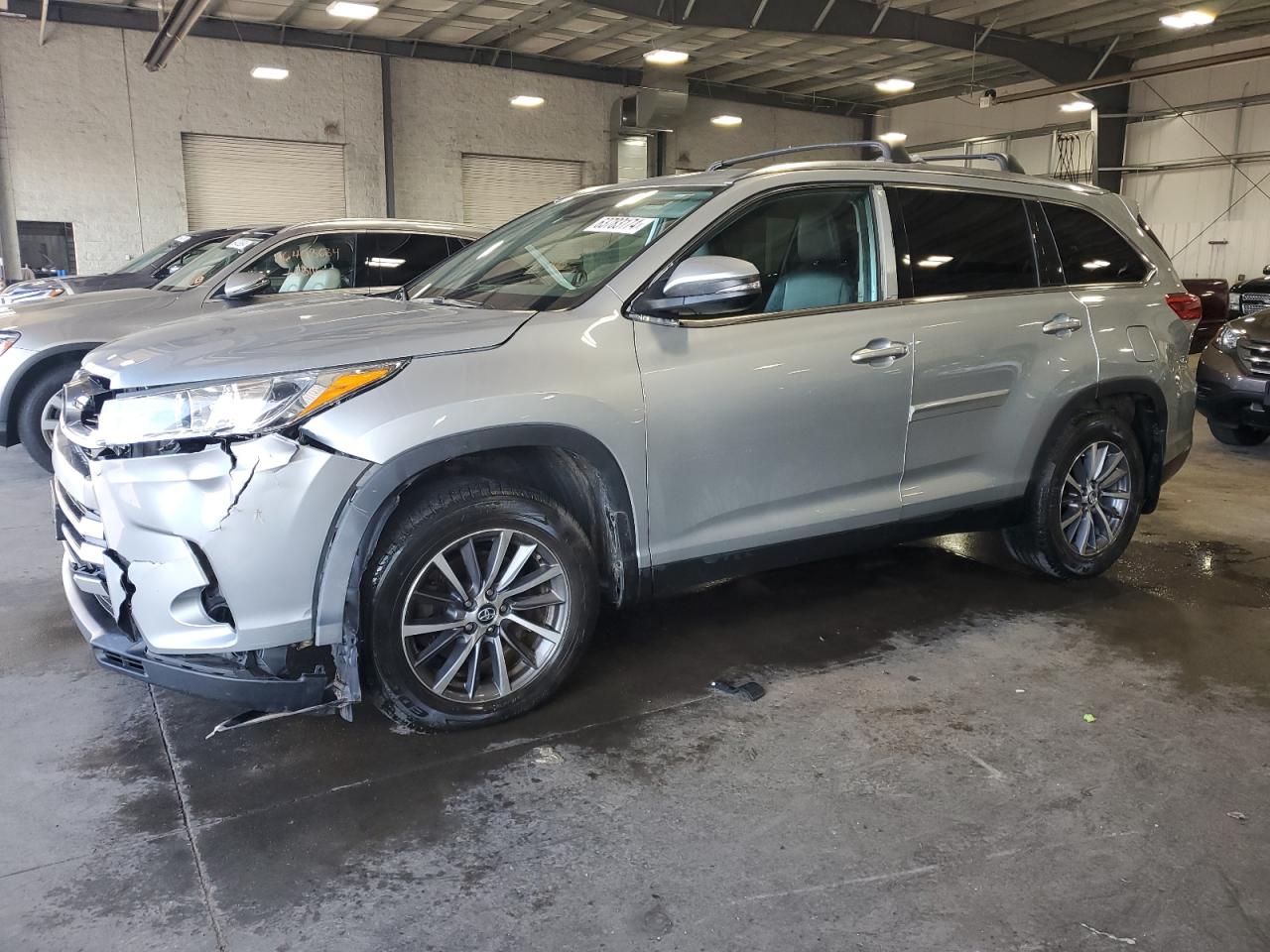 TOYOTA HIGHLANDER 2019 5TDJZRFHXKS563441 | Auction Seeker