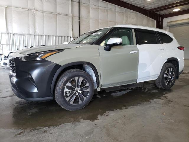 TOYOTA HIGHLANDER 2022 5TDGZRBH9NS245475 | Auction Seeker