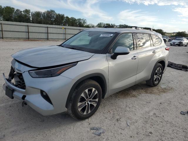 TOYOTA HIGHLANDER 2022 5TDGZRAH1NS550647 | Auction Seeker
